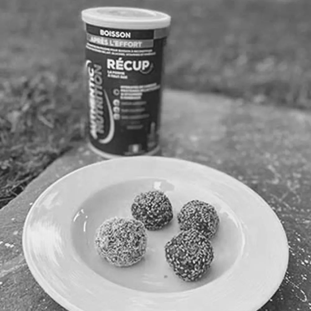 Récup Authentic Nutrition en energy balls maison, boules d'énergie noix de coco et sésame récupération