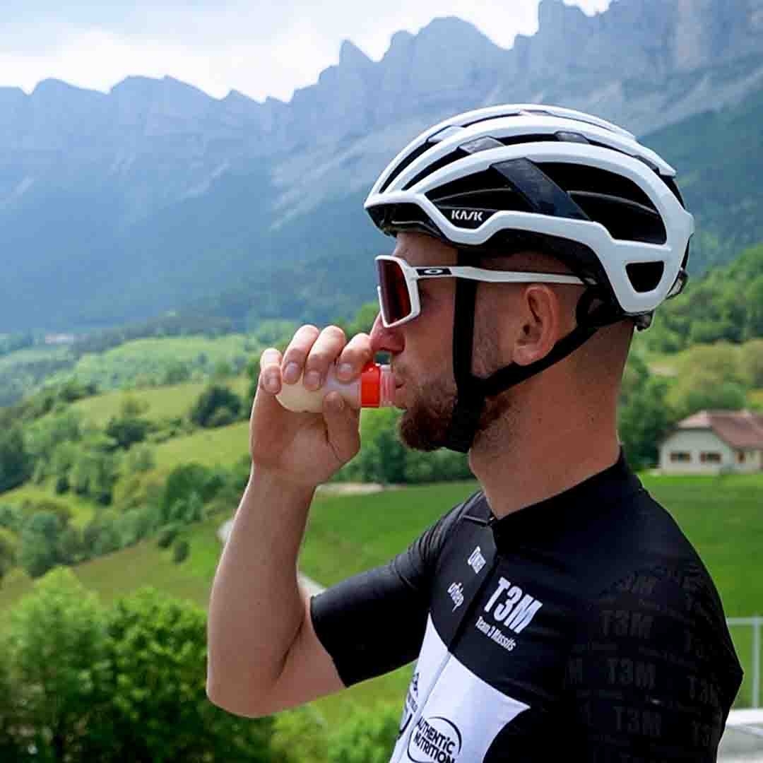 Gourde souple et gel énergétique pour le vélo